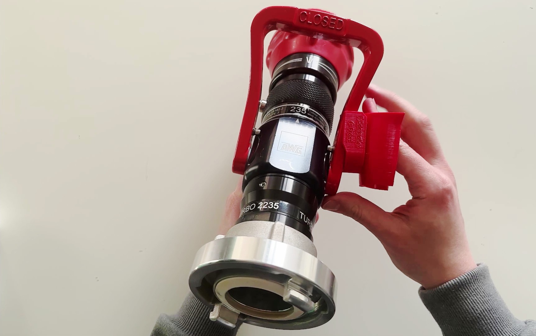 Seitenadapter am Griff einrasten