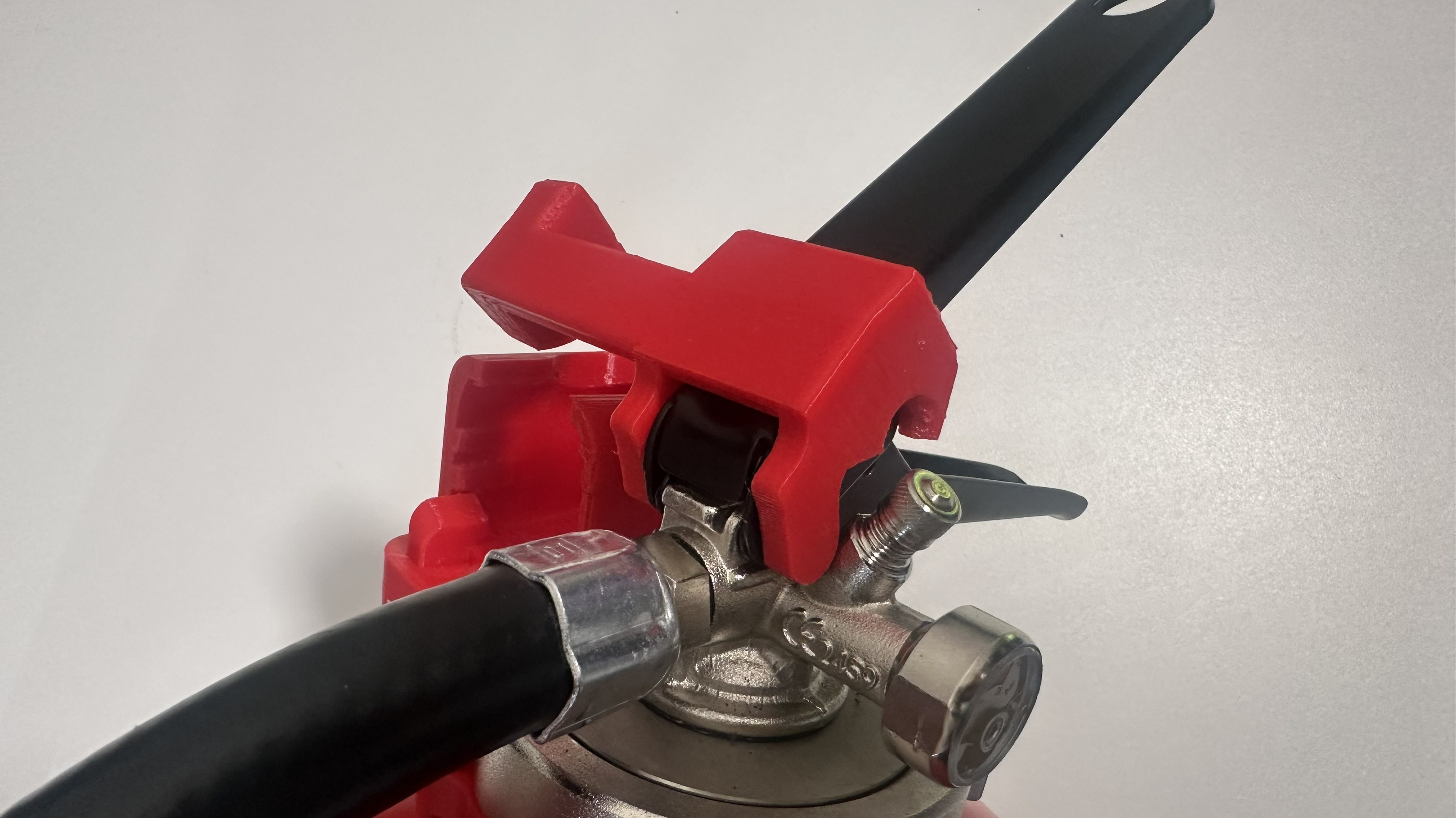 Knopfadapter auf den Hebel klicken